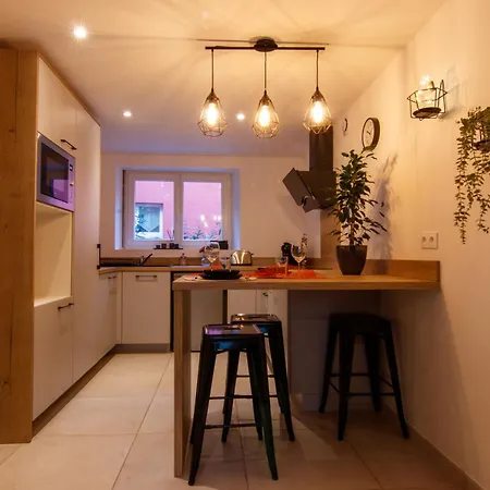 Le Duplex بيت للعطل *